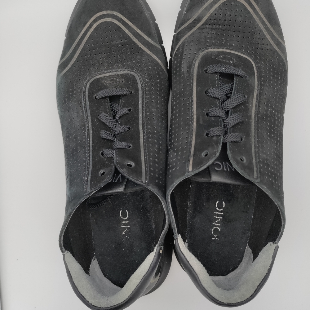 Vionic Fresh Riley Suede Walking Shoe